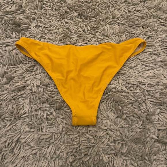 Miss Selfridge V Front Bikini Brief Bottom in Yellow - Picture 7 of 9